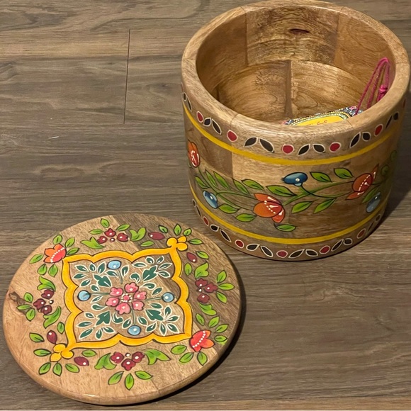 Jaipur in Bloom Cylindrical Box NWT Handpainted - Picture 5 of 5